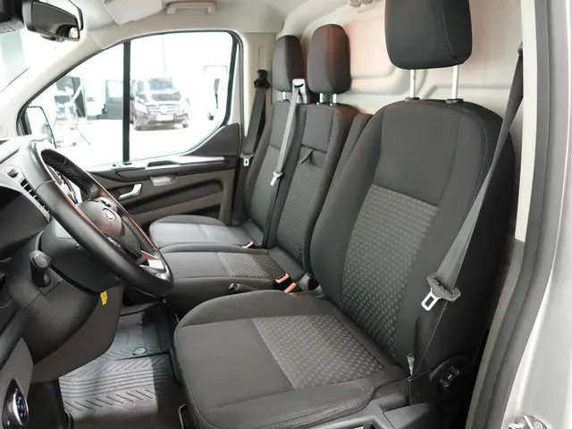 Ford Transit Custom 131pk L2H1 Trend 2020 Diesel 16