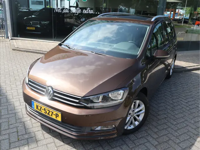 Volkswagen Touran 1.2 TSI Connected Series 2017 Benzine 30