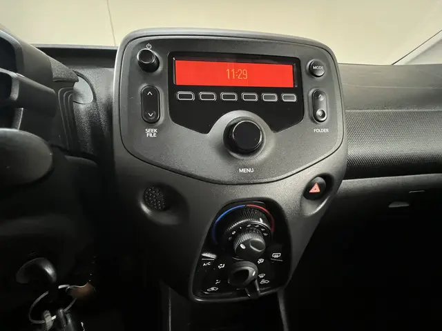 Peugeot 108 1.0 e-VTi RIJKLAAR!! 2020 Benzine 14