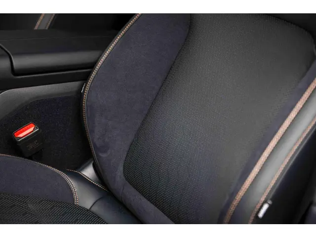 Lynk & Co 08 More 2025 Hybride Benzine 28