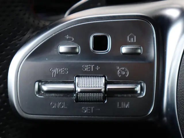 Mercedes-Benz CLA 250 e AMG Line 2023 Hybride Benzine 17