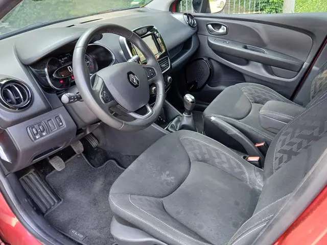 Renault Clio Estate 0.9 TCe Limited 2018 Benzine 18