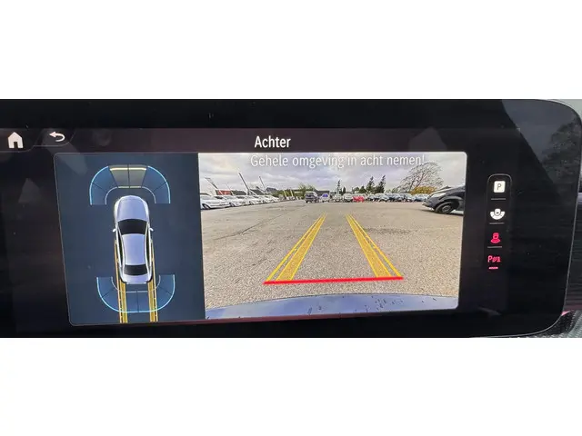 Mercedes-Benz A-Klasse 200 AMG Line 2024 Benzine 12