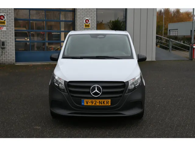 Mercedes-Benz Vito 2