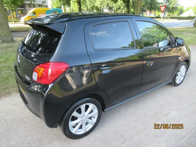 Mitsubishi Space Star 1.2 Intense+ 2014 Benzine 6
