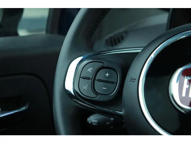 Fiat 500 1.0 Hybrid Dolcevita 2022 Benzine 11