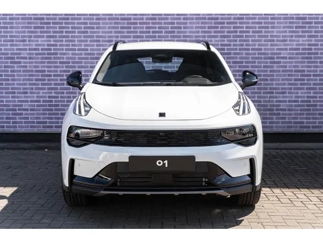 Lynk & Co 01 1.5 Core 2026 Hybride Benzine 24