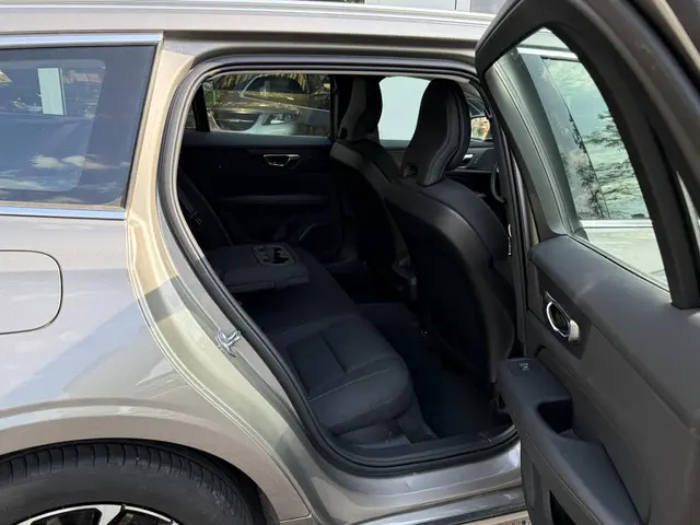 Volvo V60 2.0 B4 Business Pro 2021 Benzine 33
