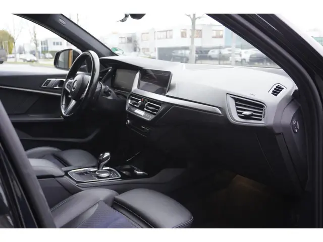 BMW 1 Serie 116d Corporate Executive 2020 Diesel 17