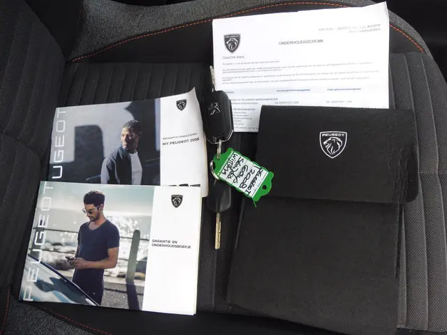 Peugeot 2008 1.2 PureTech Active 2023 Benzine 23