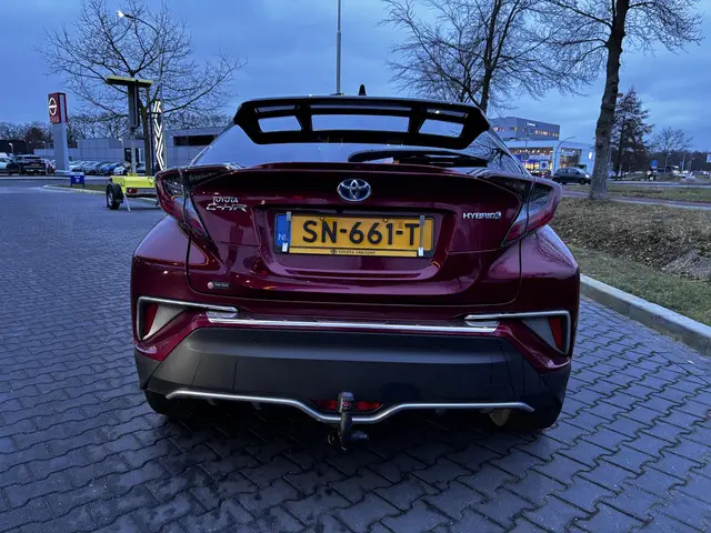 Toyota C-HR 1.8 Hybrid Style 2018 Hybride Benzine 6