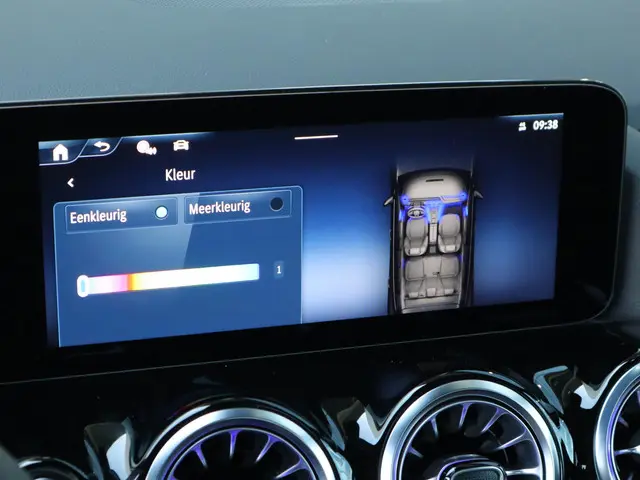 Mercedes-Benz GLA 180 AMG Line 2025 Benzine 23