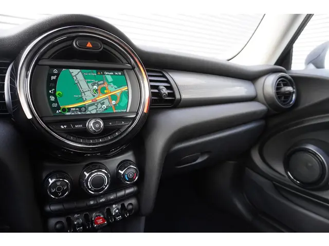 MINI 3-Deurs Cooper C 2019 Benzine 11