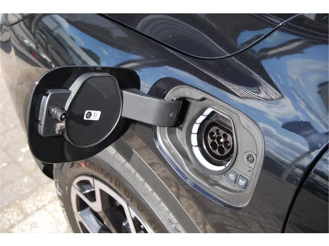 Ford Kuga 2.5 PHEV 243 PK Active X 2024 Hybride Benzine 11