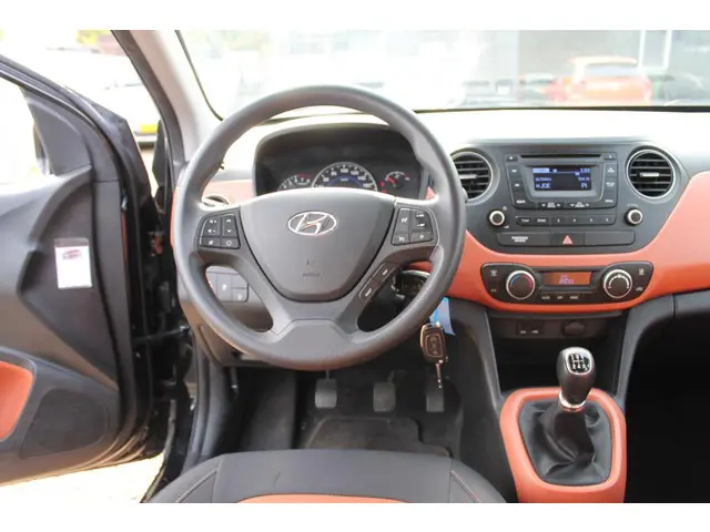 Hyundai i10 1.0i i-Motion Comfort 2016 Benzine 9