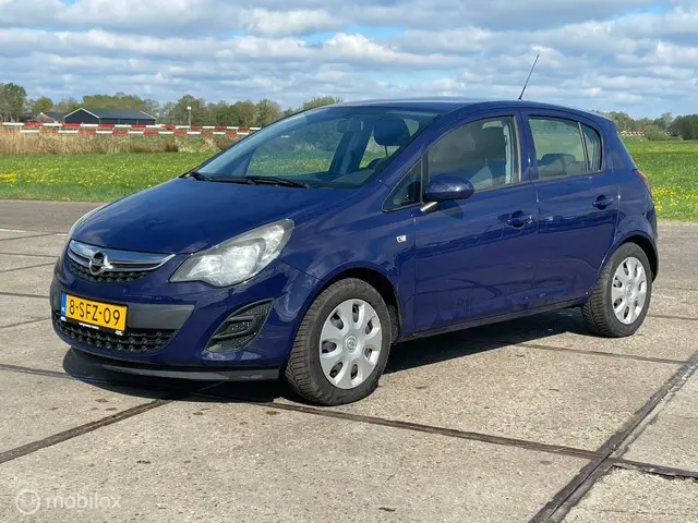 Opel Corsa 1.2 EcoFlex Cosmo Nette auto 2013 Benzine