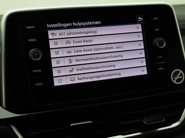 Volkswagen T-Roc 1.5TSI/150PK R-Line DSG 2025 Benzine 12