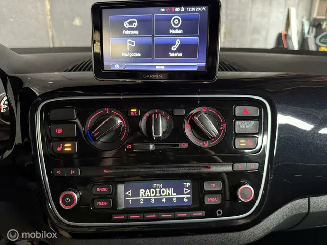 Volkswagen up! 1.0 groove up! BlueMotion 2014 Benzine 11