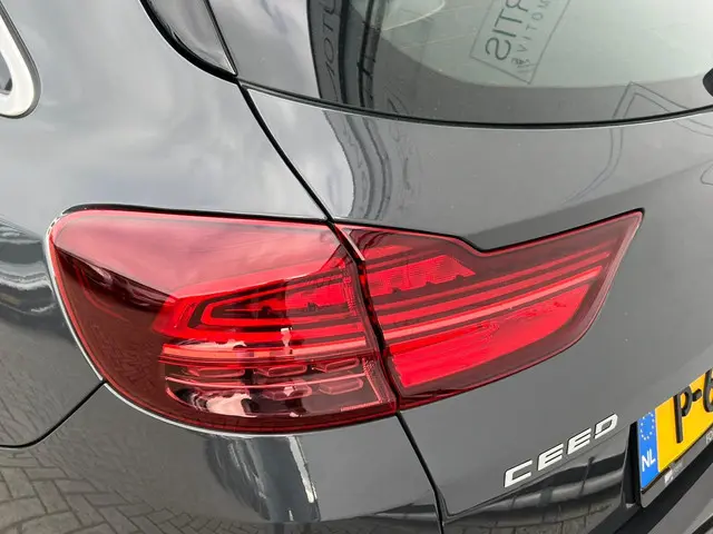 Kia Ceed Sportswagon 1.0 T-GDi DynamicLine 2022 Benzine 23