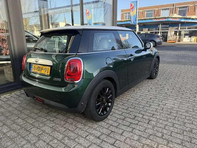 MINI Cooper Mini 1.5 Chili Business 2015 Benzine 4