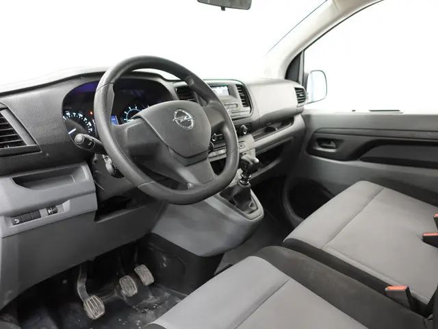 Opel Vivaro 2
