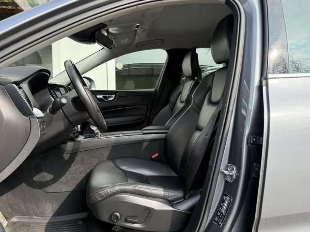 Volvo XC60 2.0 T5 AWD Momentum Pro 2018 Benzine 4