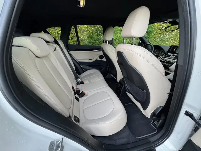 BMW X1 SDrive20i Executive Edition,LEDER,NAP, 2021 Benzine 26