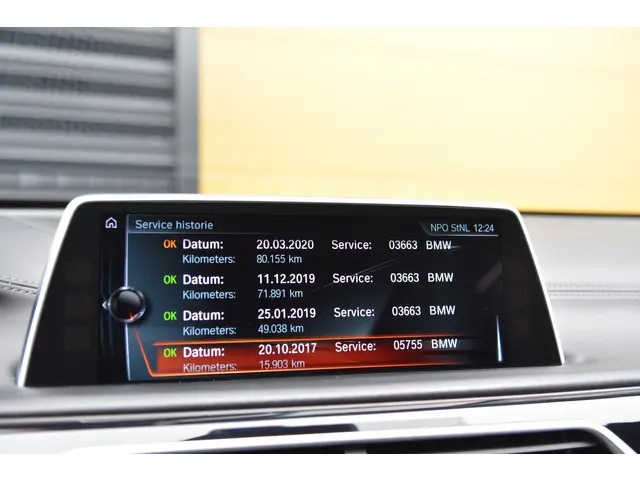 BMW 7 Serie 740Li High Executive 2016 Benzine 27