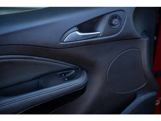 Opel ADAM 1.0 Turbo Rocks 2015 Benzine 14