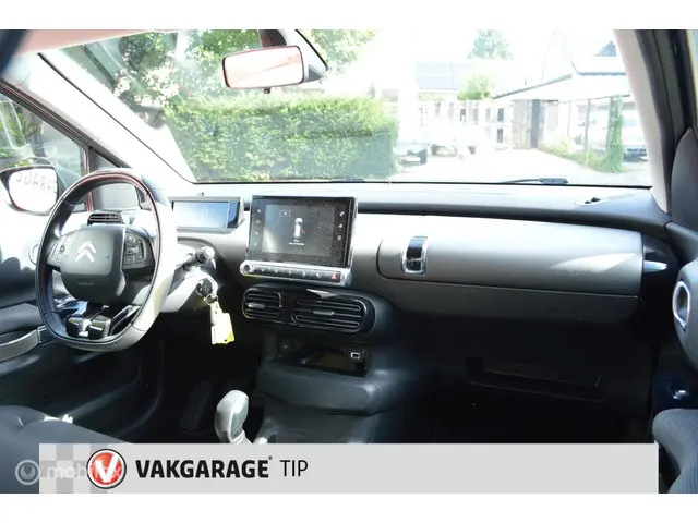 Citroën C4 Cactus 1.2 PureTech Shine 2015 Benzine 18
