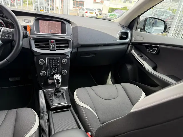 Volvo V40 1.5 T3 Dynamic Edition 2018 Benzine 12
