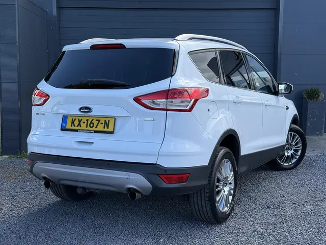 Ford Kuga 1.6 Titanium 2013 Benzine 4