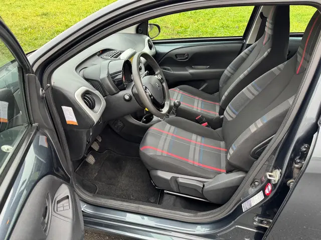 Peugeot 108 1.0 e-VTi Active 2014 Benzine 12