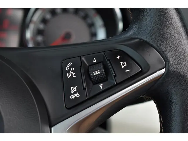 Opel ADAM 1.0 Turbo Rocks 2015 Benzine 10