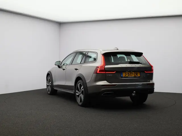 Volvo V60 Cross Country 2.0 B5 AWD Pro 2020 Benzine 25