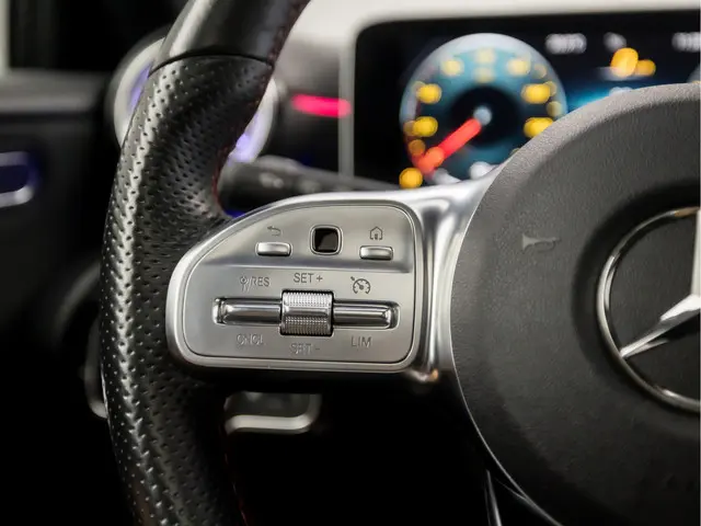 Mercedes-Benz A-Klasse 180 AMG Sport 2019 Benzine 22