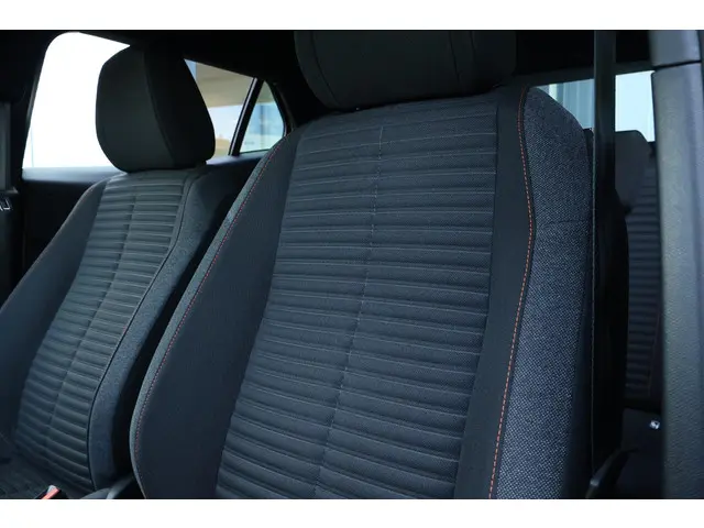 Peugeot 2008 1.2 PureTech Active Pack 2023 Benzine 13