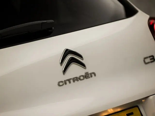 Citroën C3 1.2 PureTech Shine Sport 2018 Benzine 23