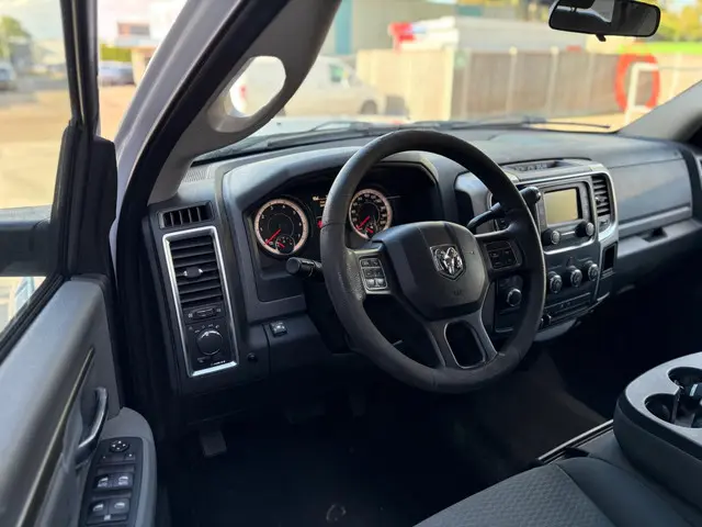 Dodge Ram 2500 SLT Hemi 5.7 V8 2018 LPG/Gas 8