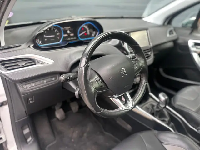 Peugeot 2008 1.2 PureTech Pano - Cruise - Navi 2014 Benzine 16