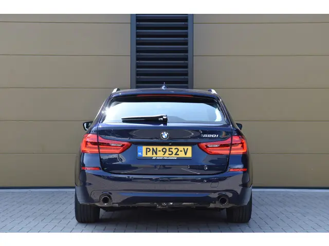 BMW 5 Serie Touring 520i High Executive 2017 Benzine 8