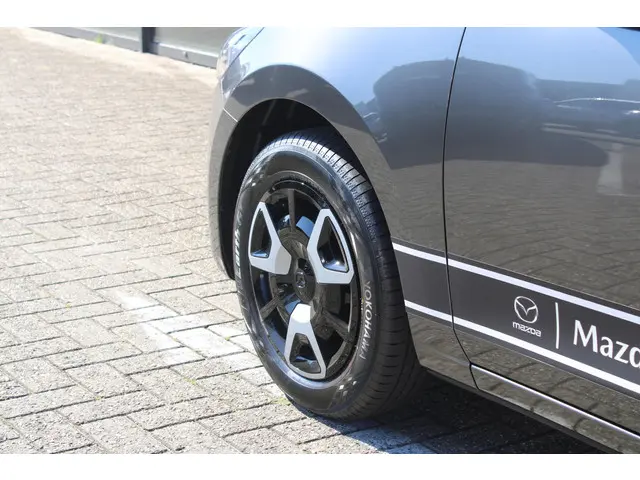 Mazda 2 1.5 e-SkyActiv-G 90 Centre-Line 2023 Benzine 23