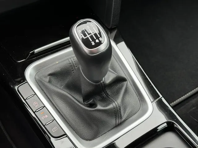 Kia Ceed 1.0 T-GDi DynamicLine 2022 Benzine 28