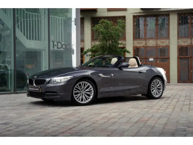 BMW Z4 Roadster sDrive18i 2013 Benzine