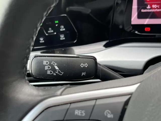 Volkswagen Golf 1.5 TSI Life 2020 Benzine 34