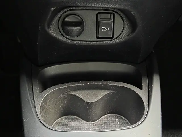 Toyota Yaris 1.5 Hybrid Active 2018 Hybride Benzine 35