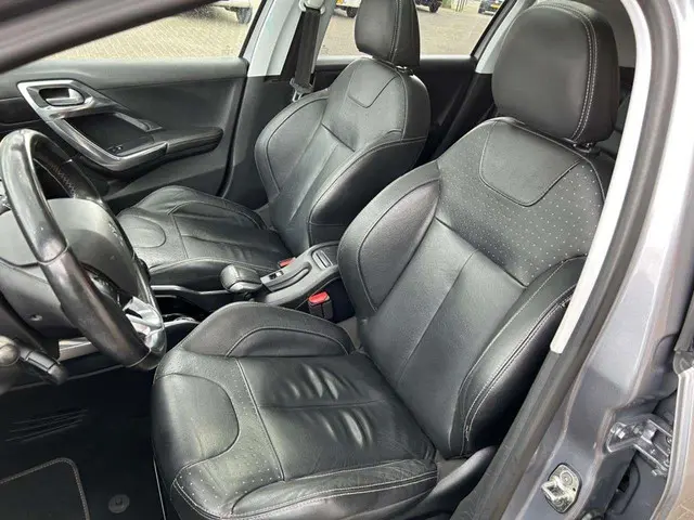 Peugeot 2008 1.2 PureTech Allure 2015 Benzine 10