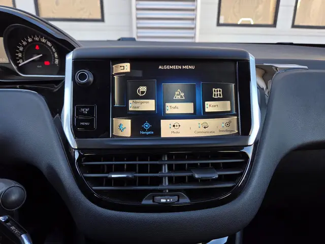 Peugeot 208 1.2 VTi Blue Lease Executive 2013 Benzine 25