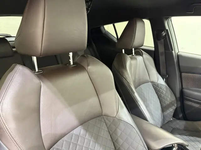Toyota C-HR CH-R 1.8 Hybrid Executive 2017 Benzine 24