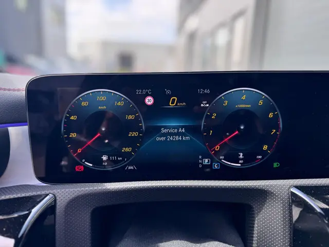Mercedes-Benz CLA 200 AMG Line 2022 Benzine 25